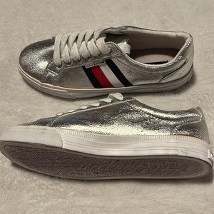 NWOT - Tommy Hilfiger Silver Twlightz3 - Various Sizes- Size 8